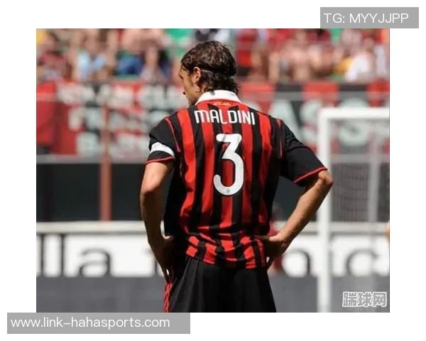 足球上衣运动的选择与搭配技巧助你提升运动表现与时尚感 足球上衣运动的选择与搭配技巧助你提升运动表现与时尚感